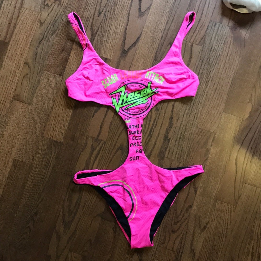 One piece swimsuit